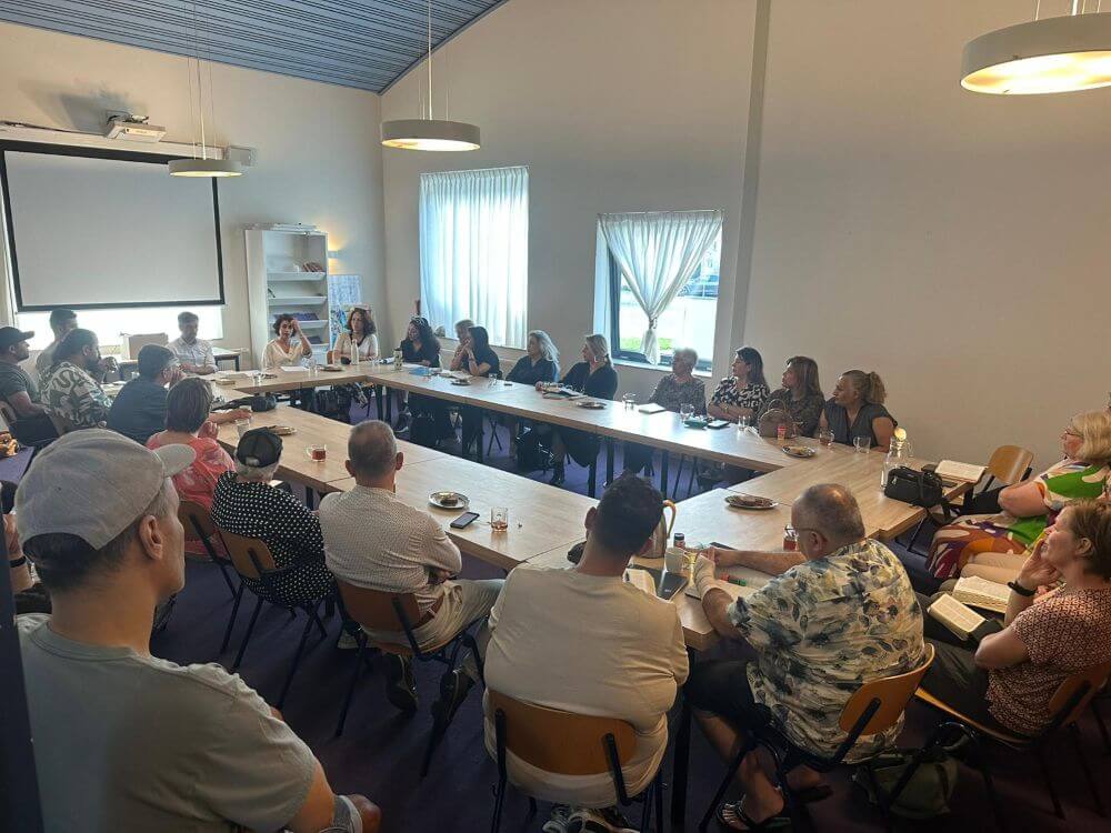 foto bijbelstudie asielzoekers